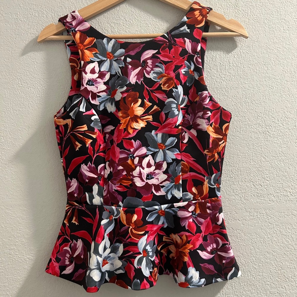Alexia Admor Womens Floral Peplum Top Sleeveless Keyhole Back Black Red XXS